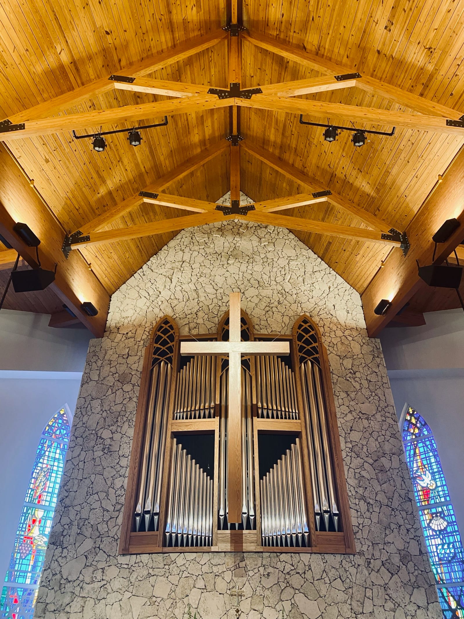 The Schleuter organ at Advent Lutheran Church in Melbourne, Florida where I practiced for a few days