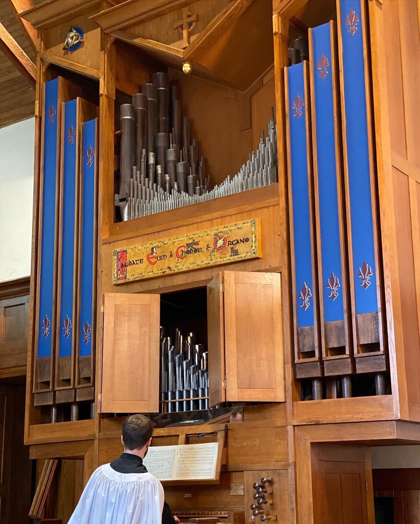 organ at valle crucis.jpeg